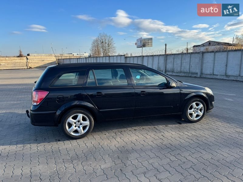 Універсал Opel Astra 2008 в Сарнах