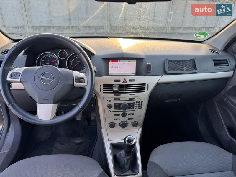 Універсал Opel Astra 2008 в Сарнах