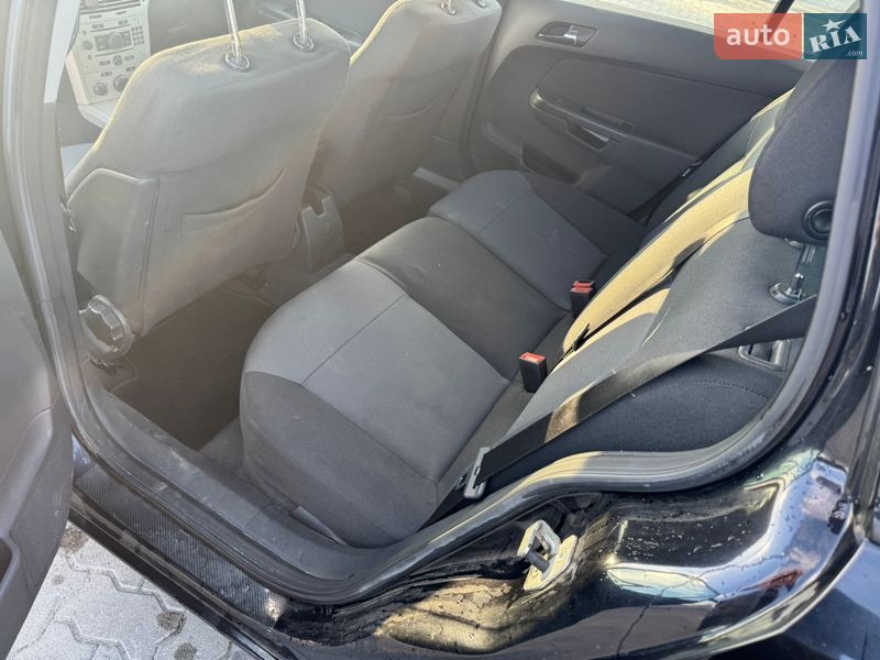 Універсал Opel Astra 2008 в Сарнах