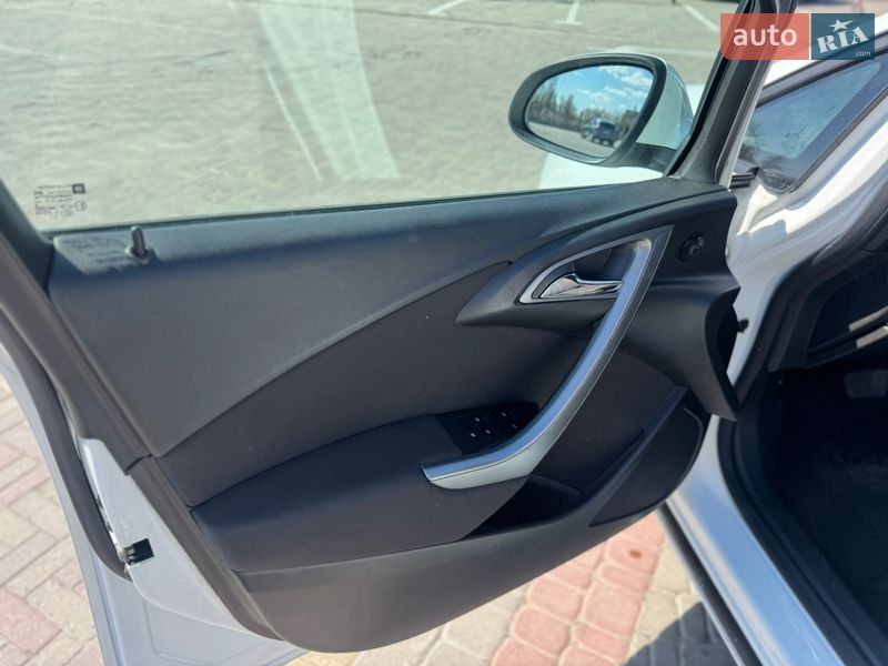 Універсал Opel Astra 2012 в Харкові