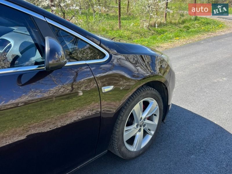 Хэтчбек Opel Astra 2013 в Ужгороде