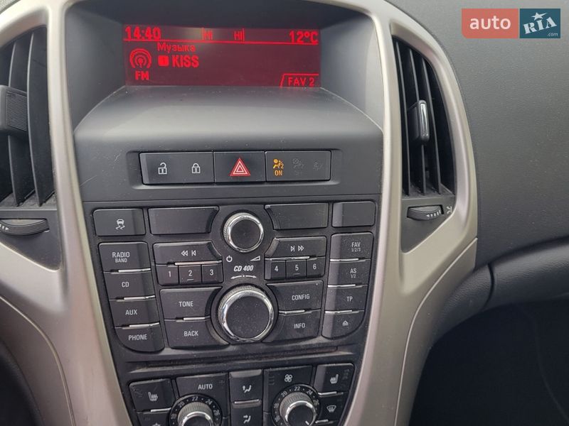 Универсал Opel Astra 2011 в Львове