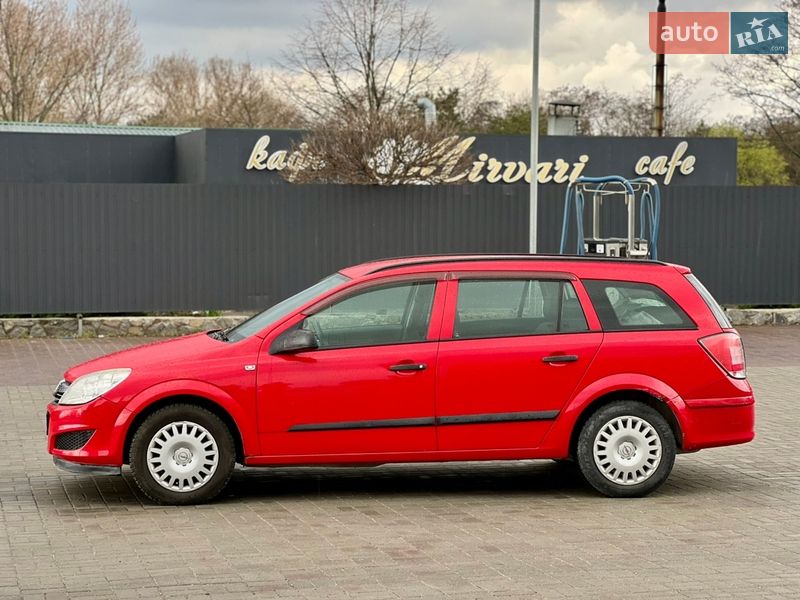 Універсал Opel Astra 2009 в Дніпрі