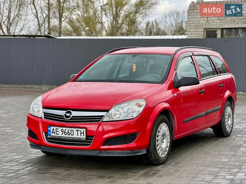 Універсал Opel Astra 2009 в Дніпрі