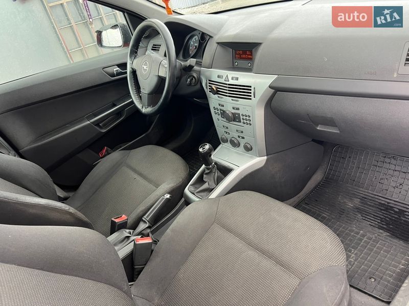 Універсал Opel Astra 2009 в Дніпрі