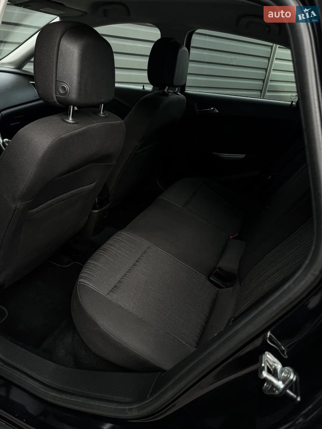 2011 Opel Astra - мініатюра 10