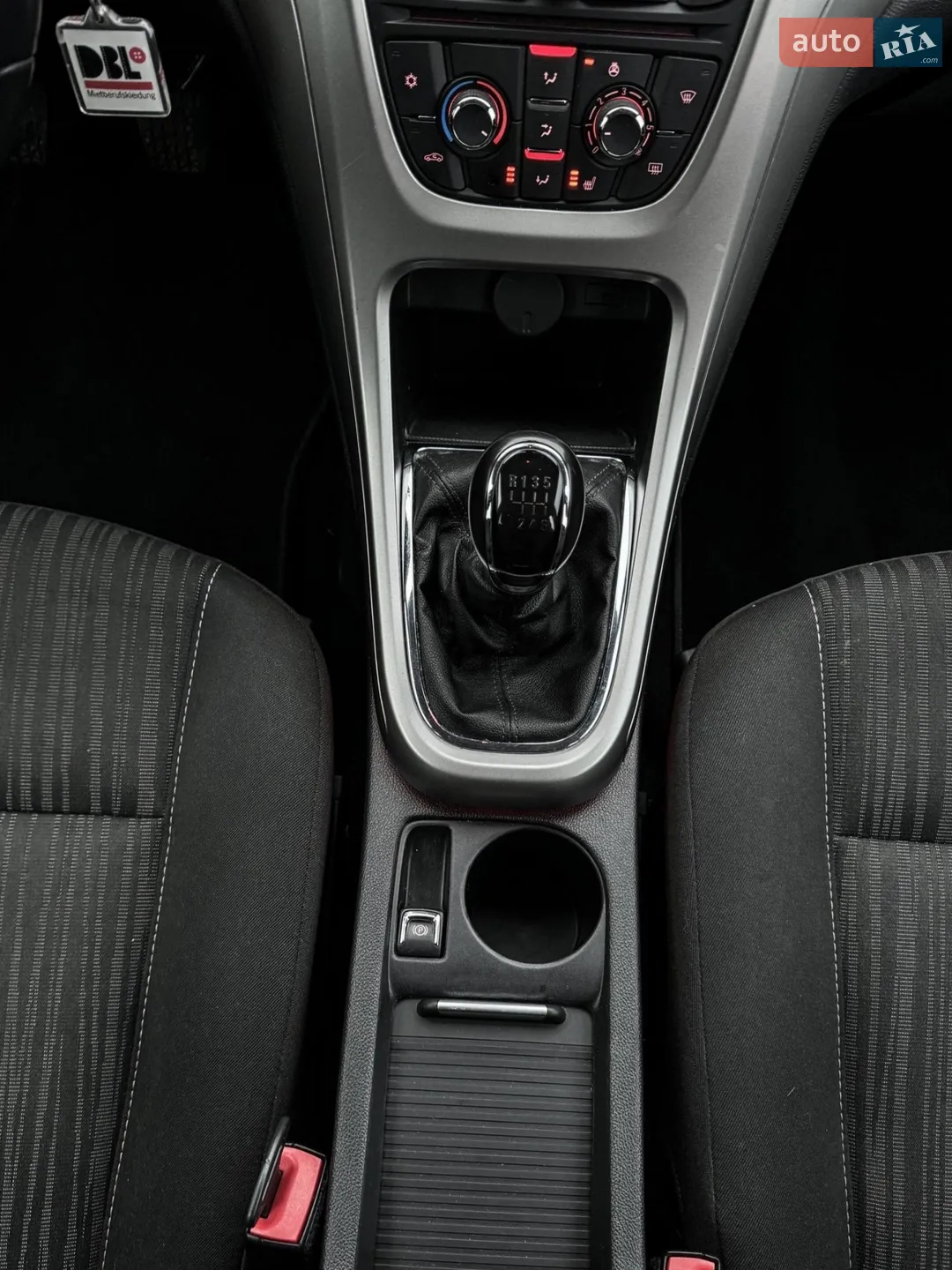 2011 Opel Astra - мініатюра 29