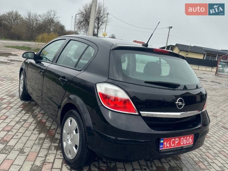 Хэтчбек Opel Astra 2006 в Городенке