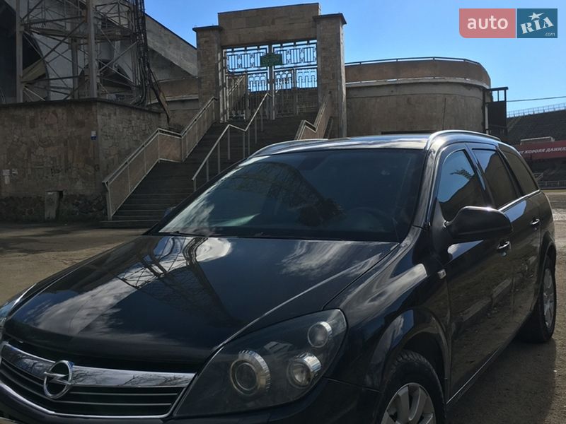 Універсал Opel Astra 2010 в Коломиї