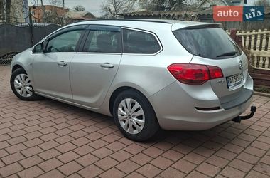 Универсал Opel Astra 2011 в Тысменице