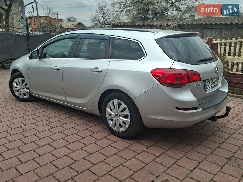 Opel Astra 2011