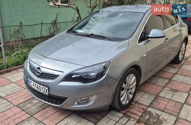 Хэтчбек Opel Astra 2012 в Дрогобыче