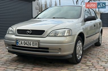 Седан Opel Astra 2007 в Новом Буге