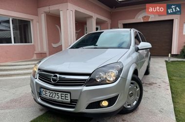 Універсал Opel Astra 2012 в Чернівцях