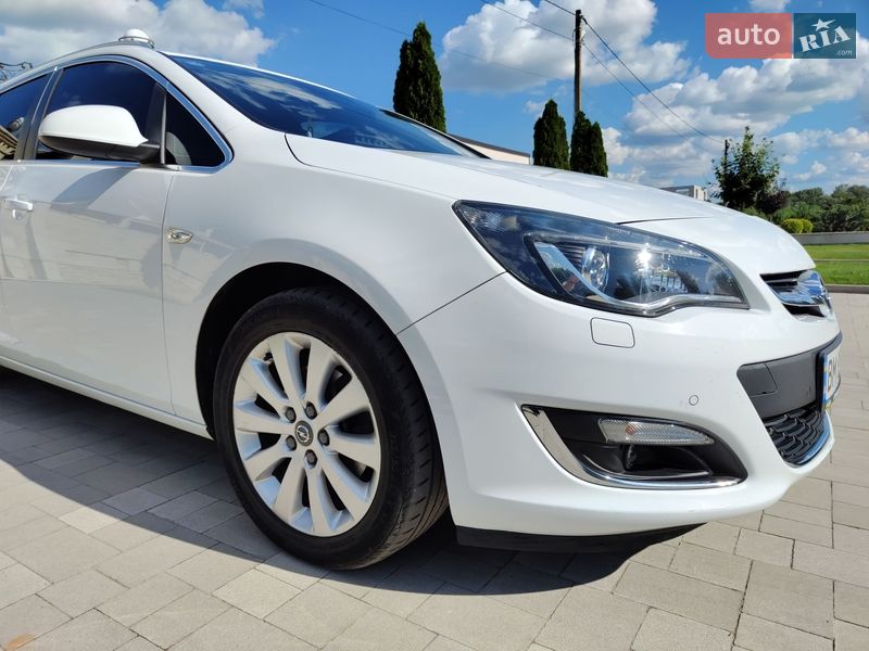 Універсал Opel Astra 2014 в Сумах