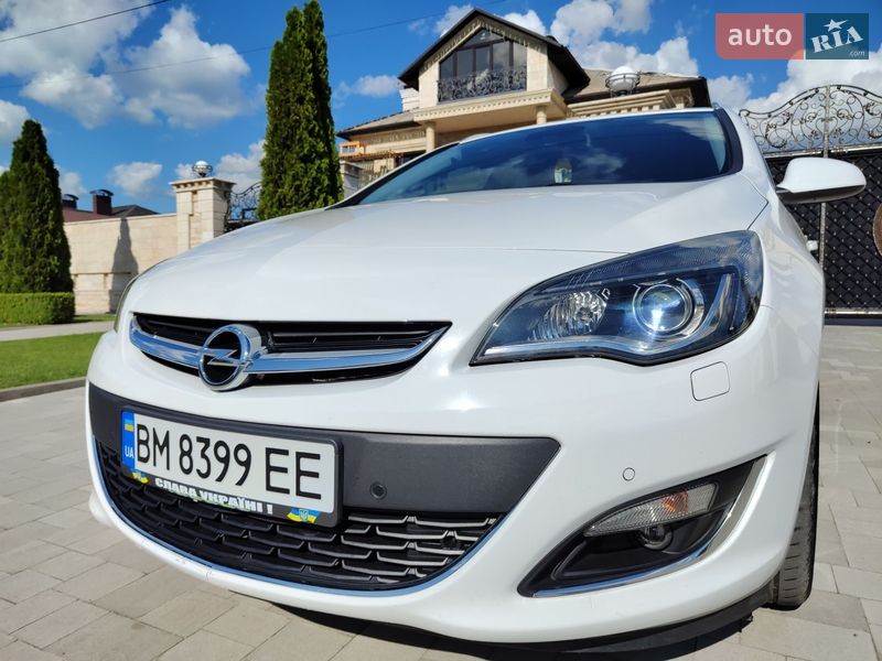 Універсал Opel Astra 2014 в Сумах