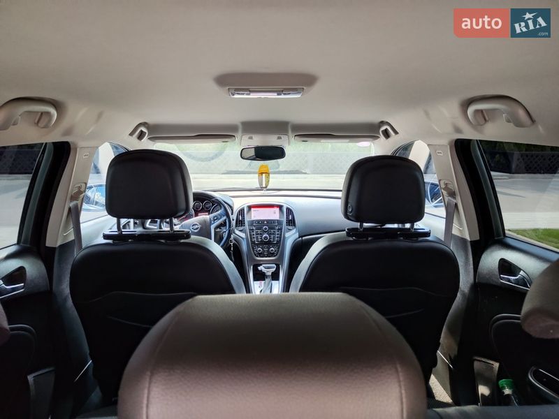 Універсал Opel Astra 2014 в Сумах