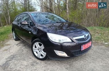 Універсал Opel Astra 2012 в Старій Вижівці