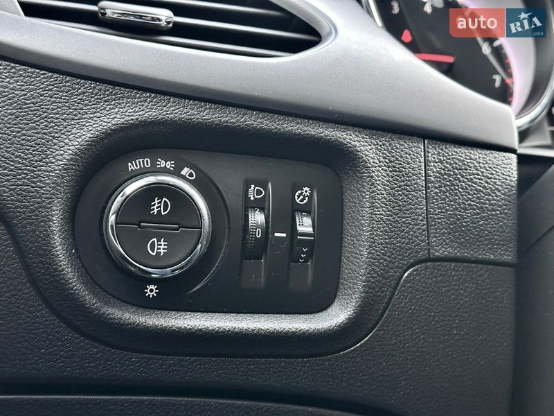 Хэтчбек Opel Astra 2018 в Киеве