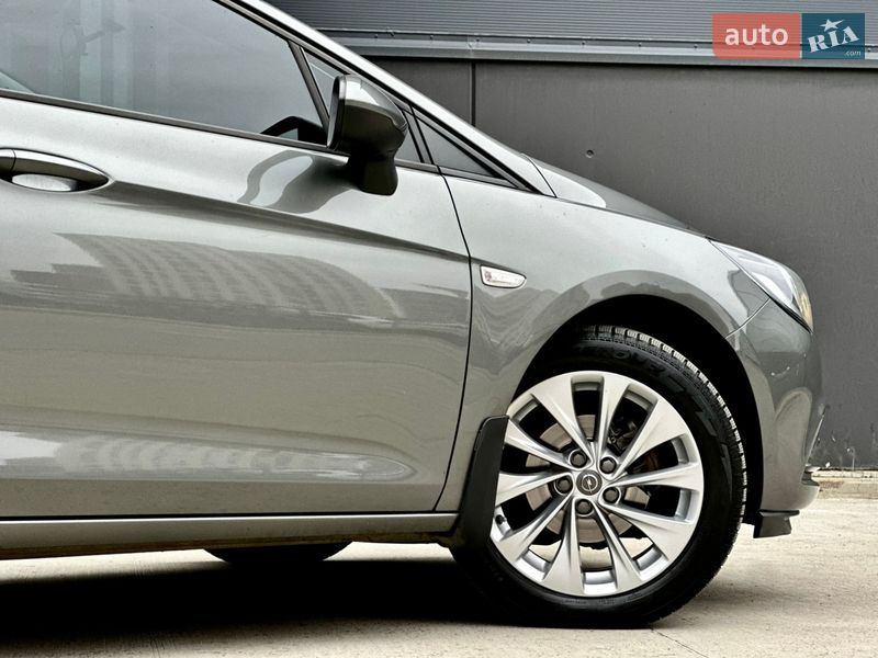 Хэтчбек Opel Astra 2018 в Киеве