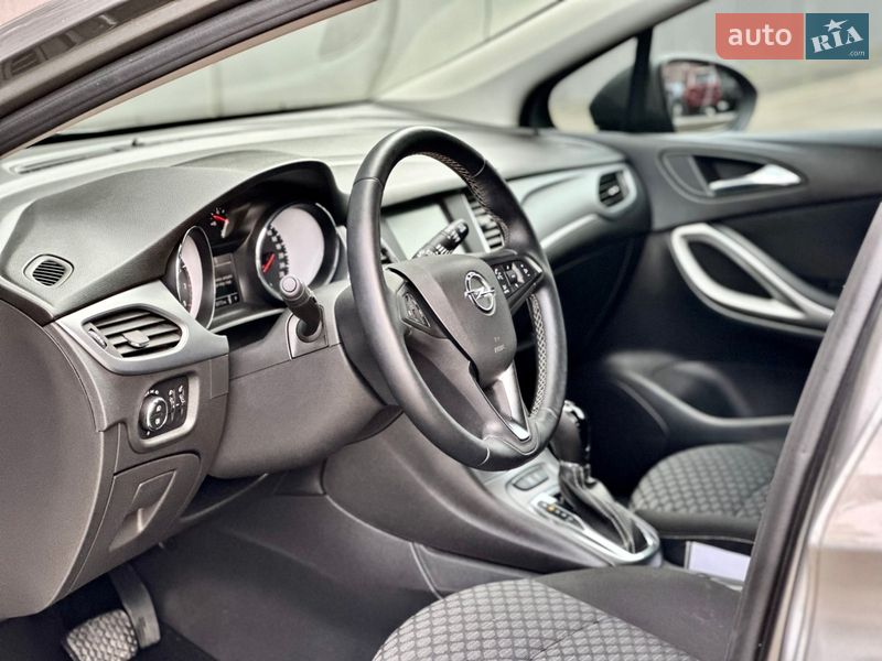Хэтчбек Opel Astra 2018 в Киеве