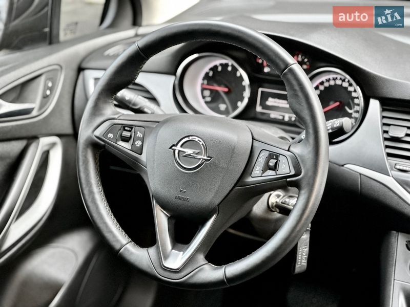 Хэтчбек Opel Astra 2018 в Киеве