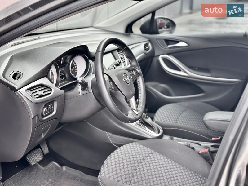 Хэтчбек Opel Astra 2018 в Киеве