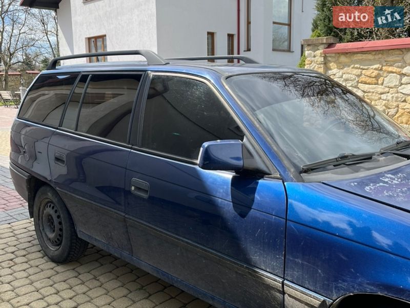 Универсал Opel Astra 1994 в Долине