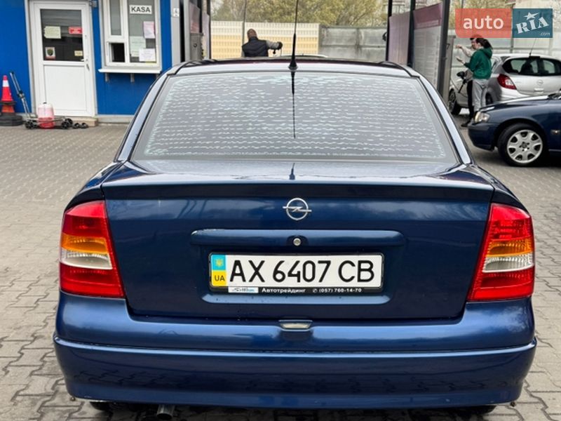 Седан Opel Astra 2004 в Харкові