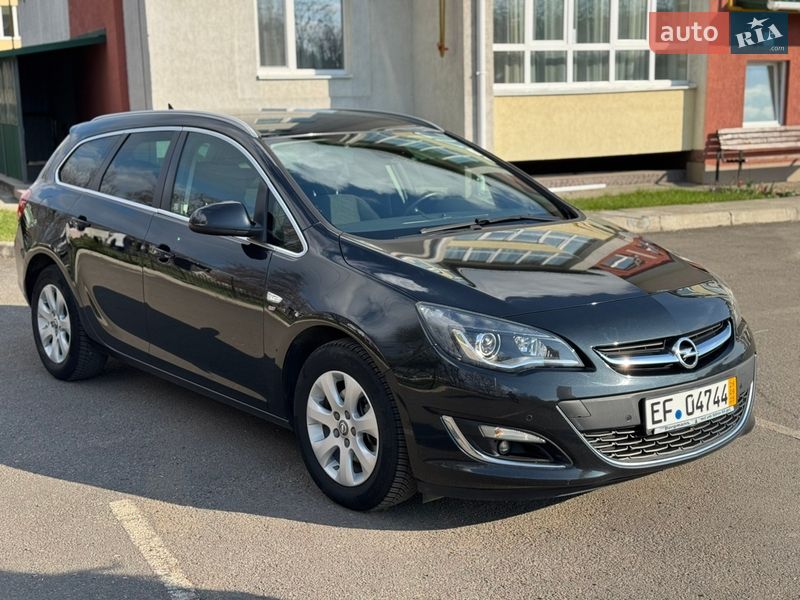 Универсал Opel Astra 2015 в Умани