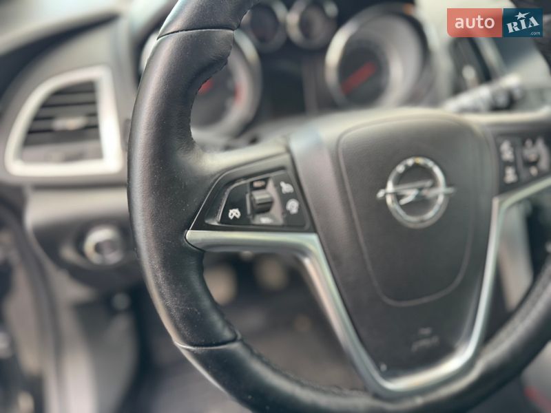 Универсал Opel Astra 2015 в Умани