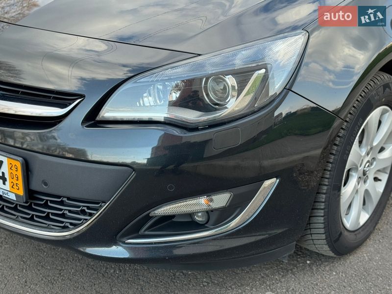 Универсал Opel Astra 2015 в Умани