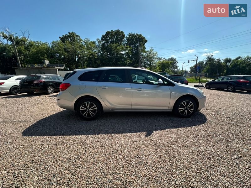 Универсал Opel Astra 2011 в Ровно фото 10 Универсал Opel Astra 2011 в Ровно