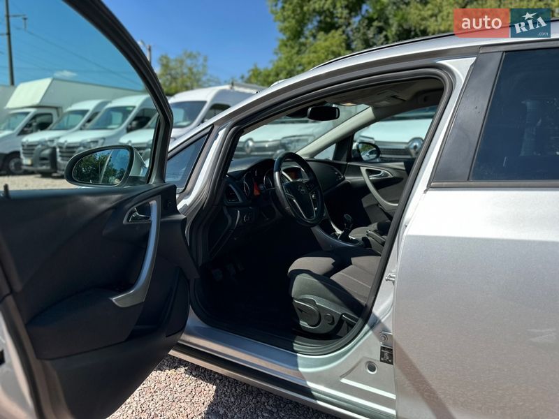 Универсал Opel Astra 2011 в Ровно фото 13 Универсал Opel Astra 2011 в Ровно