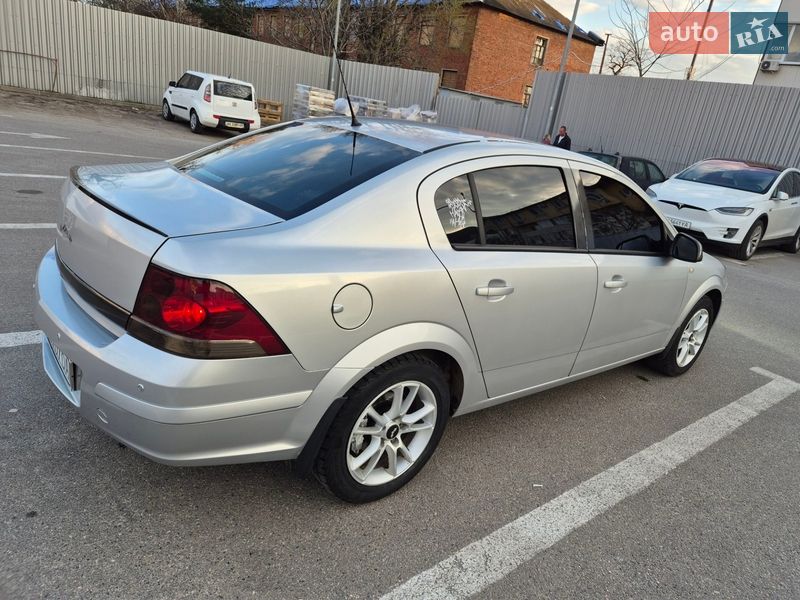 Седан Opel Astra 2011 в Харкові