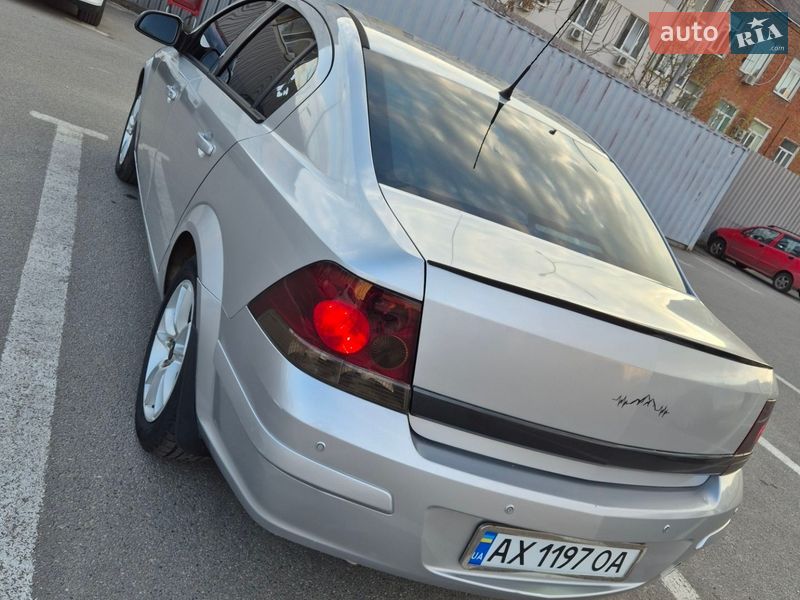 Седан Opel Astra 2011 в Харкові
