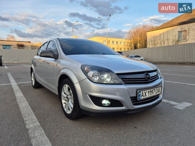 Седан Opel Astra 2011 в Харкові