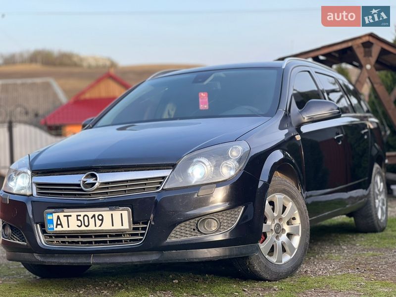 Універсал Opel Astra 2010 в Коломиї