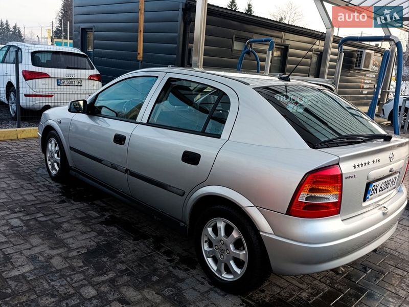 Хэтчбек Opel Astra 2001 в Ровно