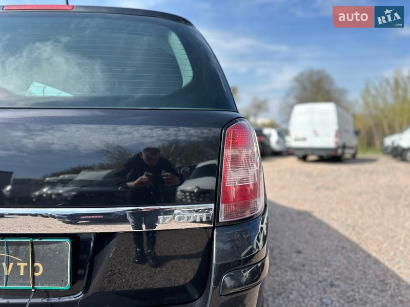 Універсал Opel Astra 2008 в Рівному