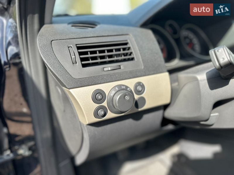 Універсал Opel Astra 2008 в Рівному