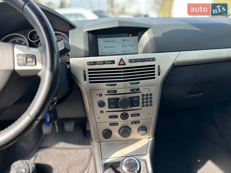 Універсал Opel Astra 2008 в Рівному