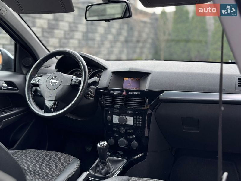 Универсал Opel Astra 2009 в Дубно