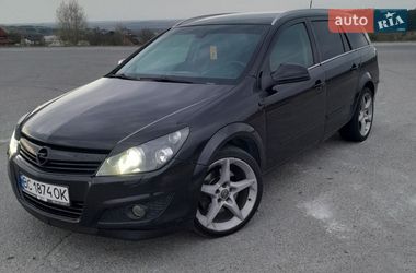 Універсал Opel Astra 2010 в Львові