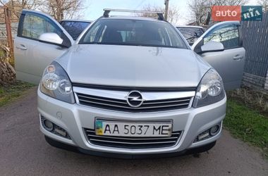 Универсал Opel Astra 2012 в Киеве