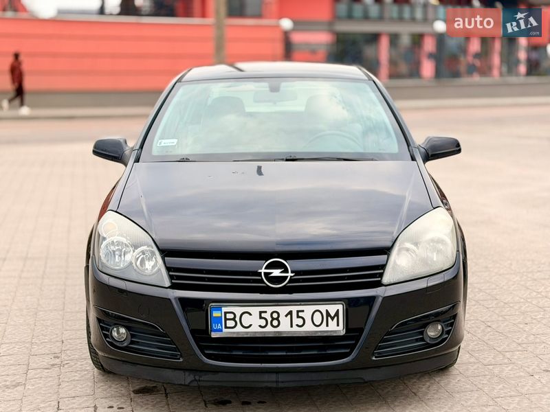 Хэтчбек Opel Astra 2004 в Дрогобыче