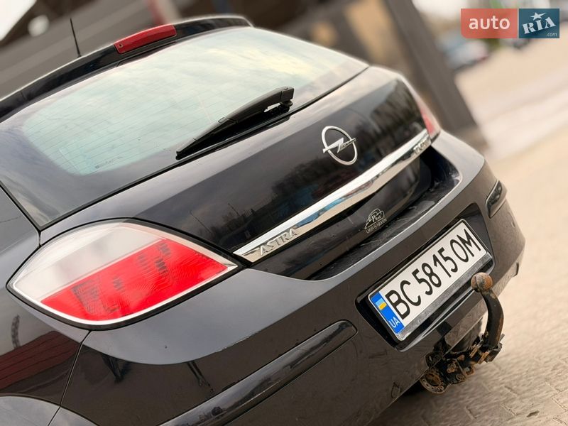 Хэтчбек Opel Astra 2004 в Дрогобыче