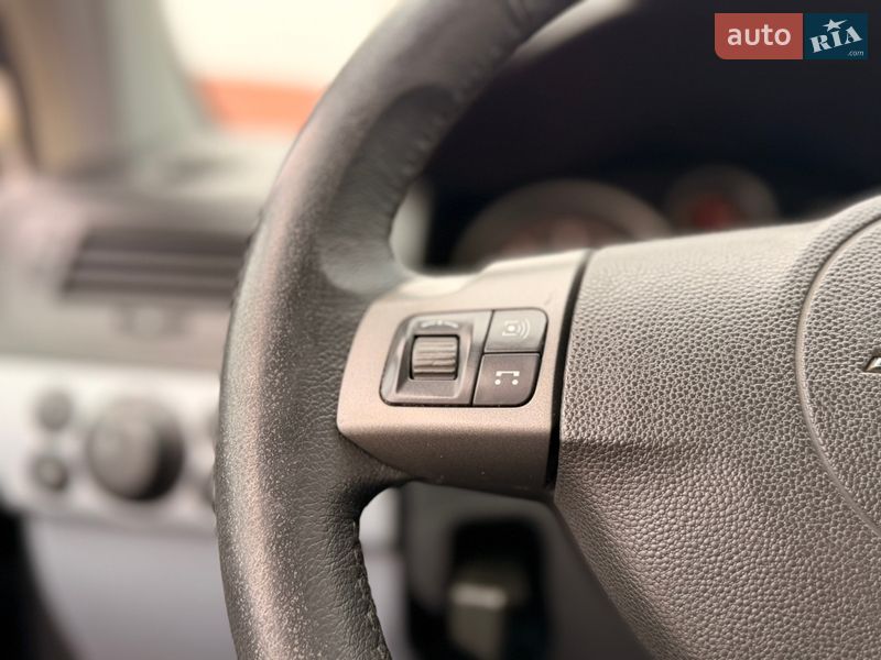 Хэтчбек Opel Astra 2004 в Дрогобыче