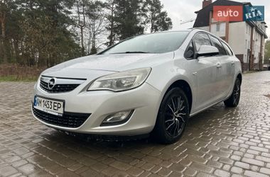 Универсал Opel Astra 2012 в Житомире