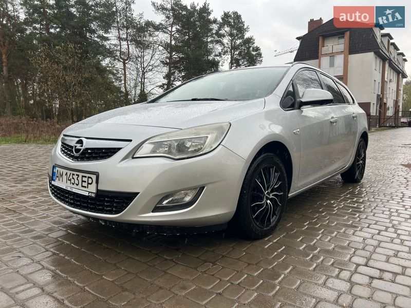 Opel Astra 2012